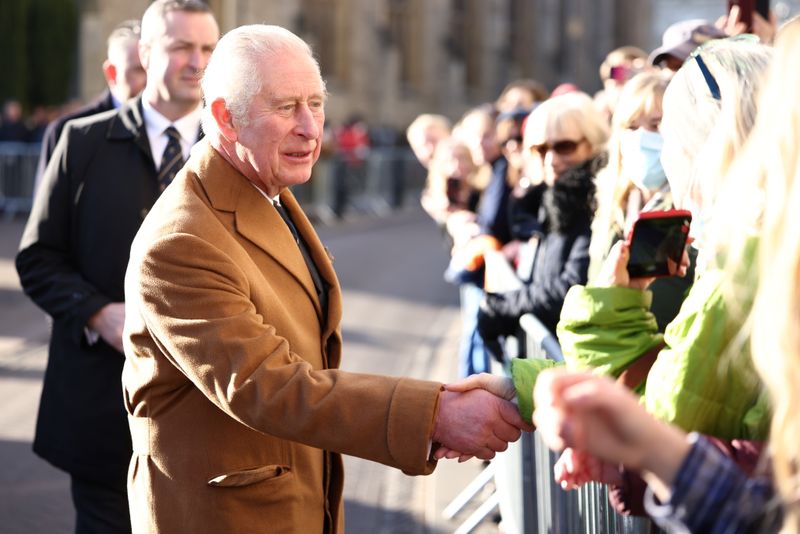 &copy; Reuters. Príncipe britânico Charles durante visita ao Mercado de Cambridge
23/11/2021 REUTERS/Henry Nicholls/Pool