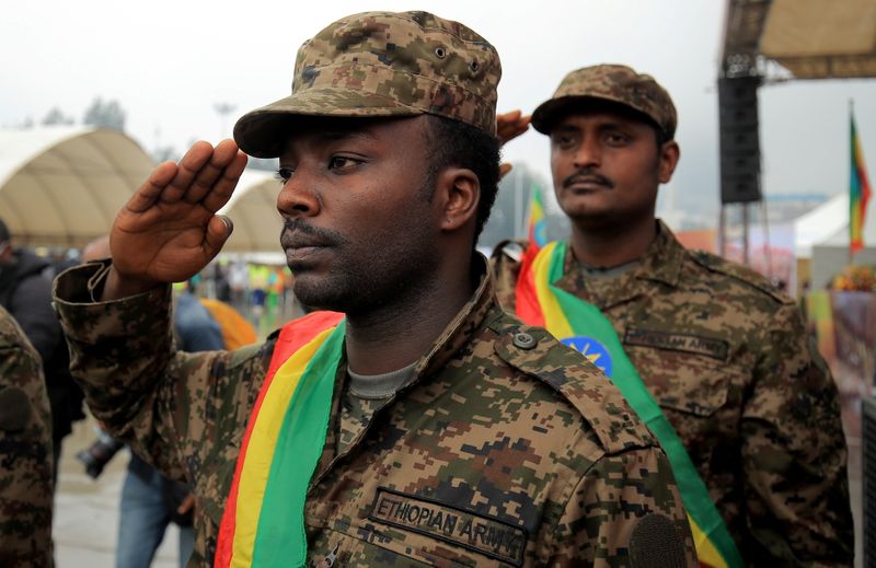 &copy; Reuters. عناصر من جيش الدفاع الوطني في العاصمة الإثيوبية أديس أبابا يوم 27 يوليو تموز 2021. رويترز