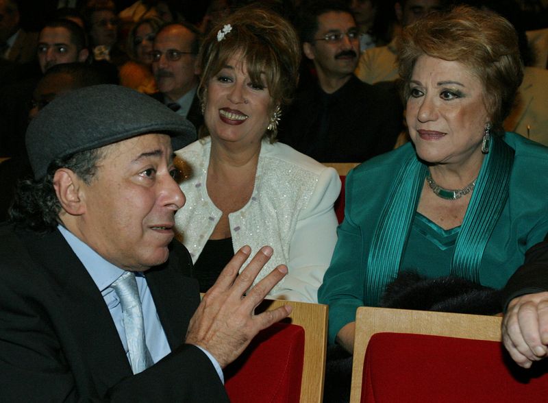 © Reuters. صورة من أرشيف رويترز للممثلة المصرية سميحة أيوب (إلى اليمين).