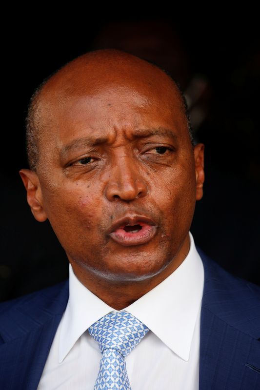 &copy; Reuters. Presidente da Confederação Africana de Futebol, Patrice Motsepe, fala com jornalistas em Abidjan, na Costa do Marfim
04/05/2021 REUTERS/Luc Gnago