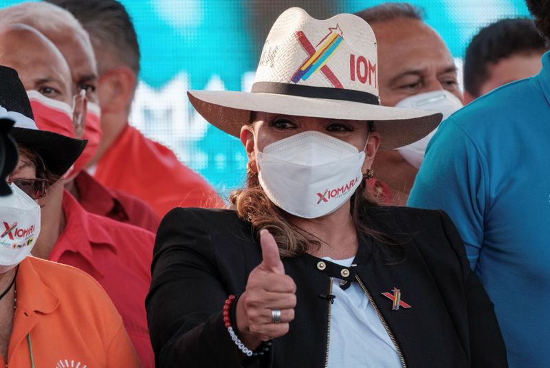 &copy; Reuters. Xiomara Castro durante ato de campanha em San Pedro Sula
20/11/2021 REUTERS/Yoseph Amaya