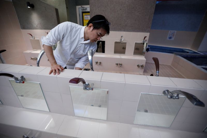 High oil prices could chill Japan's traditional public baths