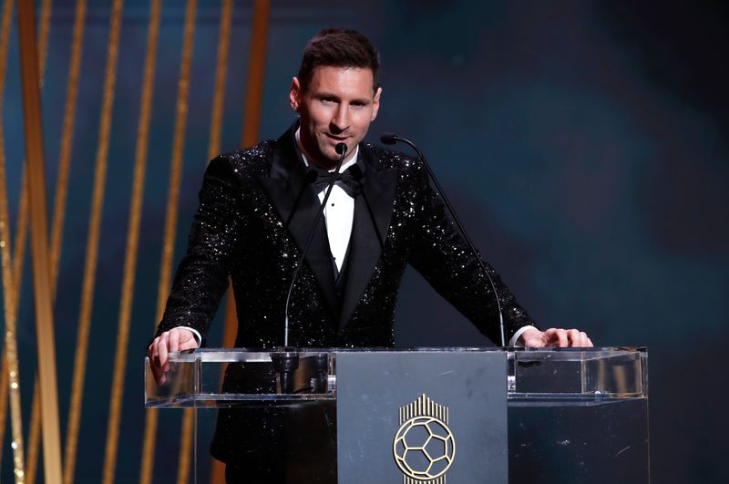 &copy; Reuters. Lionel Messi durante la ceramonia de entrega del Balón de Oro, en  Theatre du Chatelet, París, Francia - Noviembre 29, 2021 REUTERS/Benoit Tessier