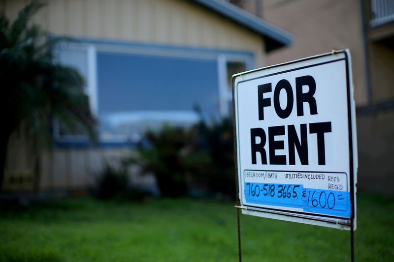 &copy; Reuters. FILE PHOTO: A "For Rent" sign is posted outside a residential home in Carlsbad, California, U.S. on January 18, 2017. REUTERS/Mike Blake/File Photo/File Photo