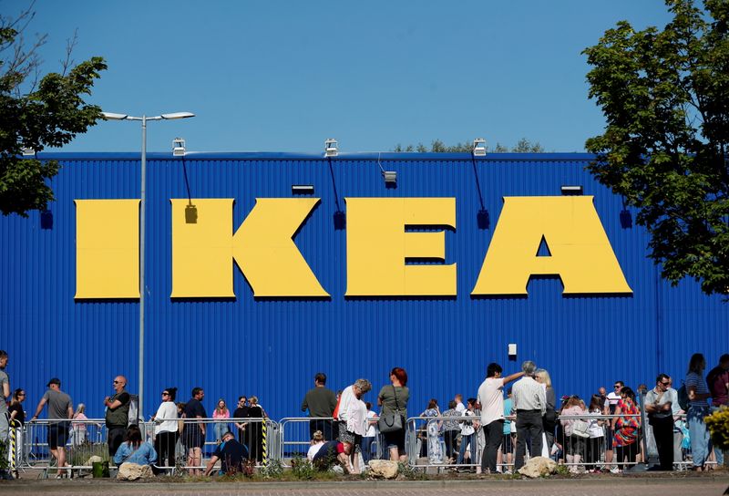 &copy; Reuters. FILE PHOTO: People queue at Ikea as it re-opens, following the outbreak of the coronavirus disease (COVID-19), in Gateshead, Britain, June 1, 2020. REUTERS/Lee Smith