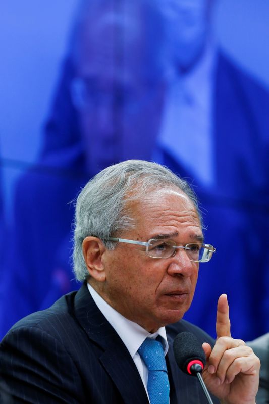 &copy; Reuters. O ministro da economia, Paulo Guedes, fala durante sessão do Comitê de Trabalho, Administração e Serviço Público na Câmara dos Deputados em Brasília, Brasil
23/11/2021
REUTERS/Adriano Machado