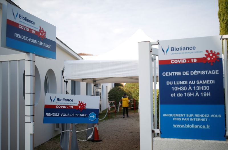 &copy; Reuters. Les autorités sanitaires françaises ont fait état mardi de 47.177 nouveaux cas de coronavirus en l'espace de vingt-quatre heures, le plus haut niveau de cas quotidiens depuis le 8 avril dernier lorsque la troisième vague de la pandémie était au plus