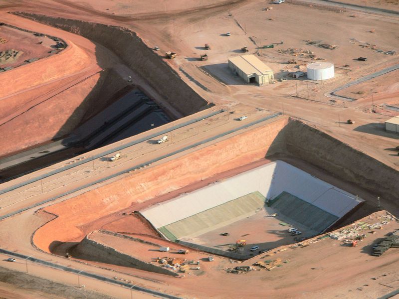 © Reuters. FILE PHOTO: The Waste Control Specialists' Andrews County, Texas site is seen in this aerial handout image taken August 29, 2011.   REUTERS/Handout