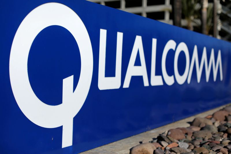 &copy; Reuters. FILE PHOTO: A sign on the Qualcomm campus is seen in San Diego, California, U.S. November 6, 2017. REUTERS/Mike Blake