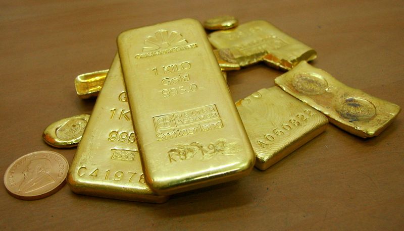 الذهب يرتفع مع تراجع عائدات السندات ومخاوف متعلقة بالنمو