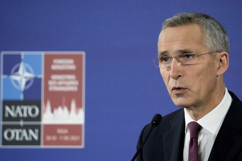 © Reuters. NATO Secretary General Jens Stoltenberg speaks during the NATO Foreign Ministers summit in Riga, Latvia December 1, 2021. REUTERS/Ints Kalnins