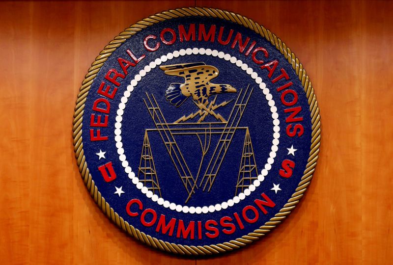 &copy; Reuters. FILE PHOTO: The Federal Communications Commission (FCC) logo is seen in Washington February 26, 2015. REUTERS/Yuri Gripas