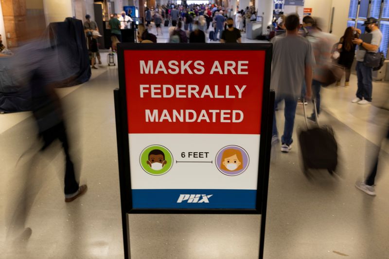 米、公共交通機関でのマスク着用義務延長へ　3月半ばまで＝関係筋
