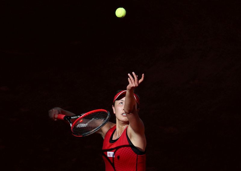 &copy; Reuters. Le rédacteur en chef du journal chinois Global Times a accusé la Women's Tennis Association (WTA), l'association mondiale du tennis professionnel féminin, de "faire pression" sur la joueuse chinoise Peng Shuai pour qu'elle soutienne "l'attaque de l'Occ