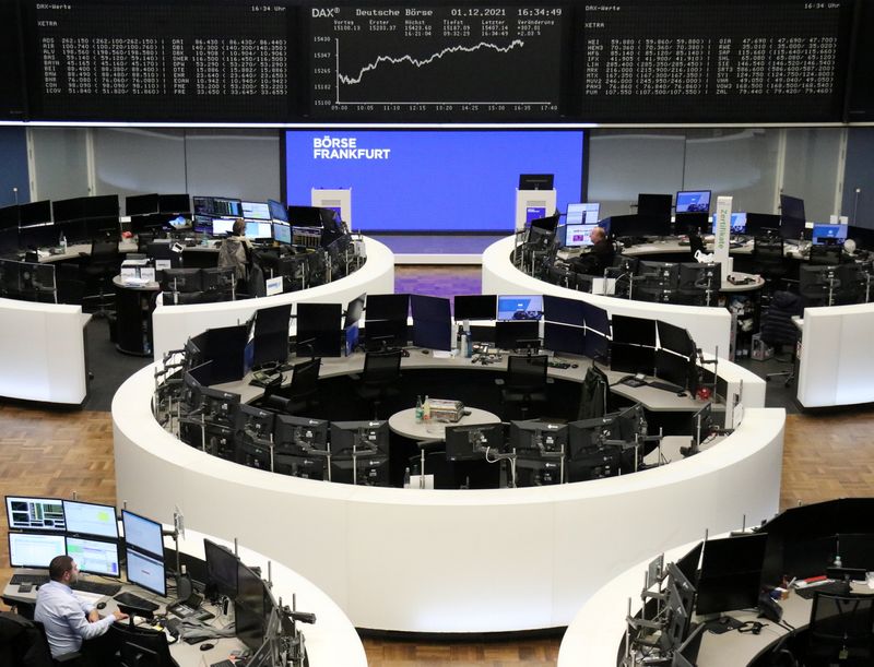 European stocks fall as Omicron worries rattle investors