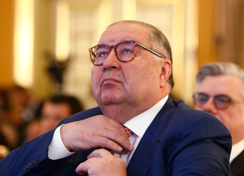 &copy; Reuters. FILE PHOTO: Russian businessman and founder of USM Holdings Alisher Usmanov attends a session during the Week of Russian Business, organized by the Russian Union of Industrialists and Entrepreneurs (RSPP), in Moscow, Russia March 16, 2017. REUTERS/Sergei 