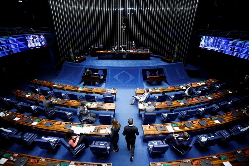 Senado aprova PEC dos Precatórios; proposta volta à Câmara