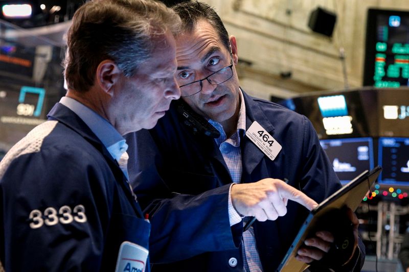 Wall Street fecha em alta com recuperação do tombo causado pela Ômicron