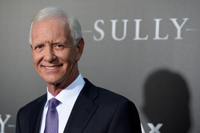 © Reuters. FILE PHOTO: Captain Chesley 'Sully' Sullenberger attends the New York premiere of the film 