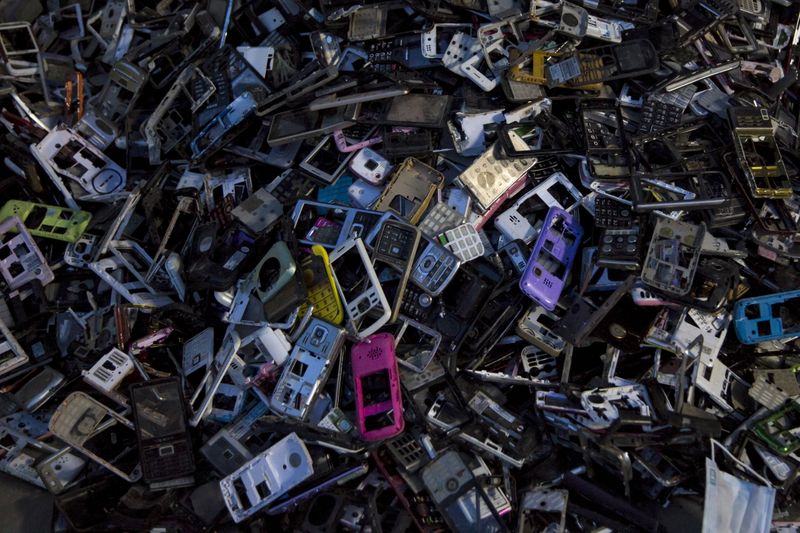 Fairphone finds market for responsibly sourced mobiles