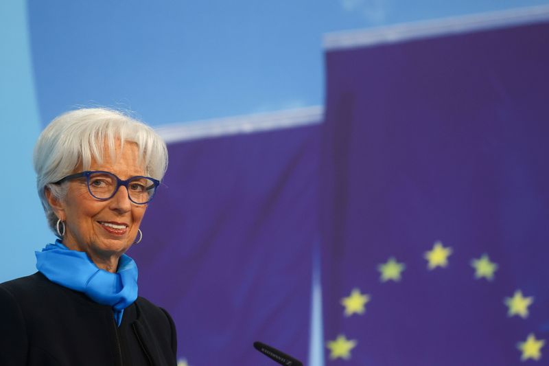 &copy; Reuters. FILE PHOTO: President of the European Central Bank (ECB) Christine Lagarde reacts as she takes part in a news conference on the outcome of the Governing Council meeting, in Frankfurt, Germany, October 28, 2021. REUTERS/Kai Pfaffenbach//File Photo