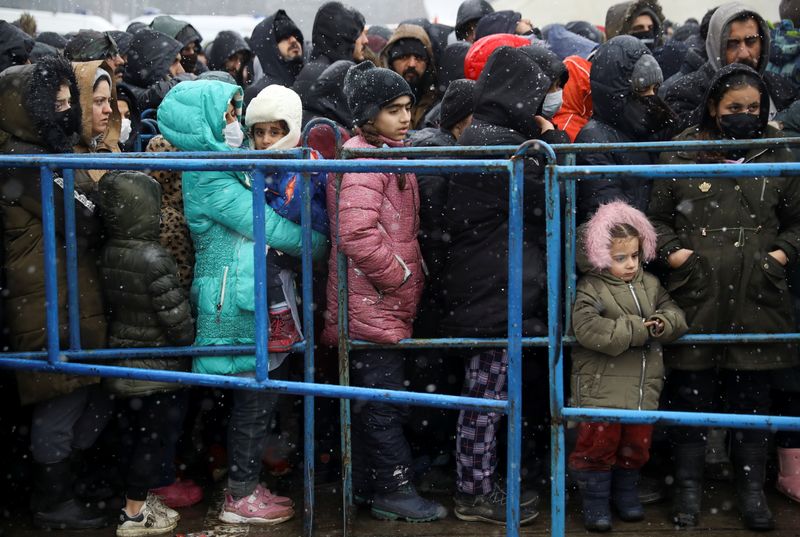 Кризис с мигрантами в Белоруссии повлиял на поставки европейских товаров в Россию