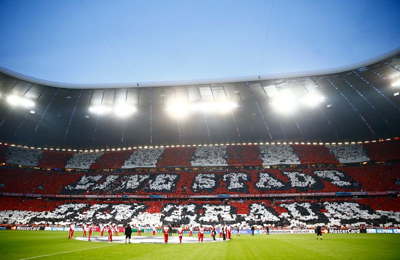 &copy; Reuters. Arquibancada da Allianz Arena antes de partida entre Bayern de Munique e Barcelona pela semifinal da Liga dos Campeões em 2015
12/05/2015 REUTERS/Kai Pfaffenbach