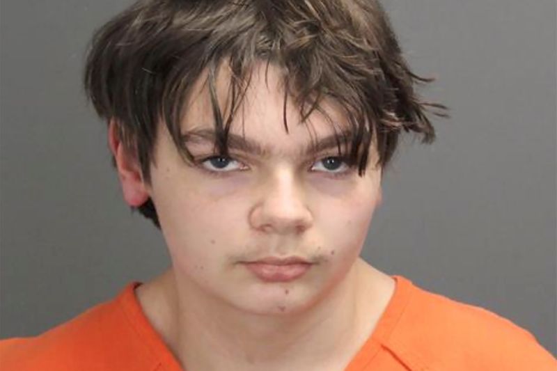 Mandado de busca é emitido contra pais de adolescente acusado de matar colegas em escola dos EUA