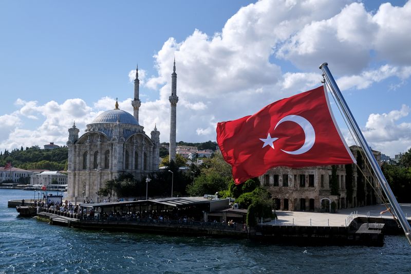 &copy; Reuters. 格付け会社ムーディーズは３日、トルコの格付けを「Ｂ２」に維持した。９月撮影（２０２１年　ロイター/Murad Sezer）