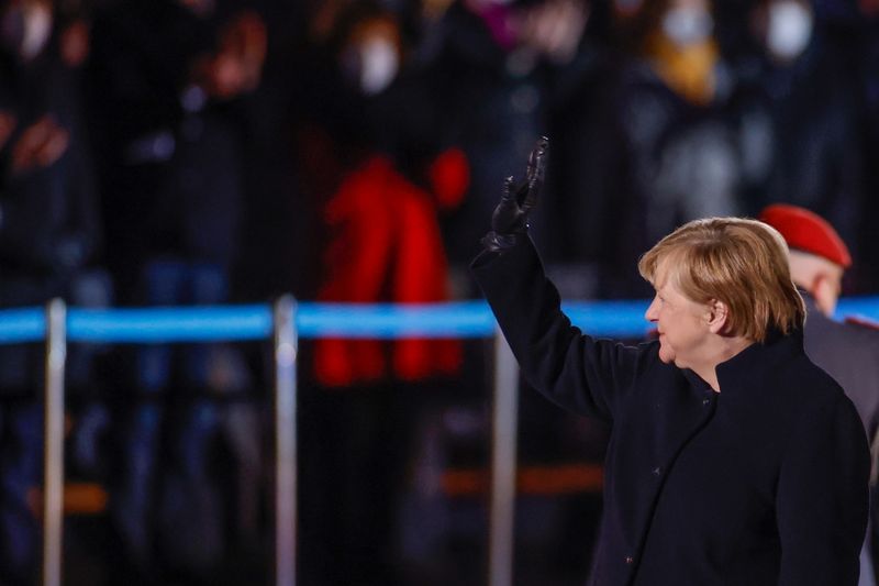 &copy; Reuters. المستشارة الألمانية آنجيلا ميركل في برلين يوم الثاني من ديسمبر كانون الأول 2021. صورة لرويترز من ممثل عن وكالات أنباء.