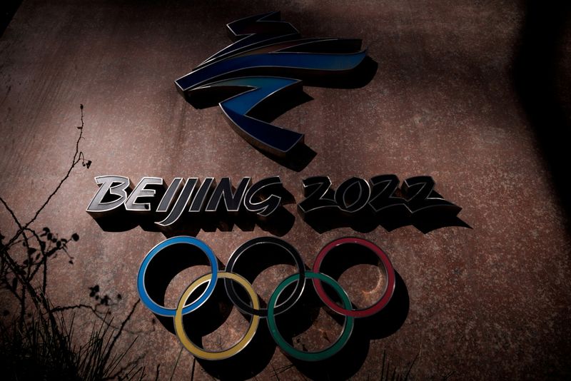 &copy; Reuters. 　バイデン米政権は、２０２２年の北京冬季五輪に政府高官を派遣しない方針を今週中に発表する方針だ。ＣＮＮが５日伝えた。写真は北京冬季五輪のロゴ。１１月撮影（２０２１年　ロイ