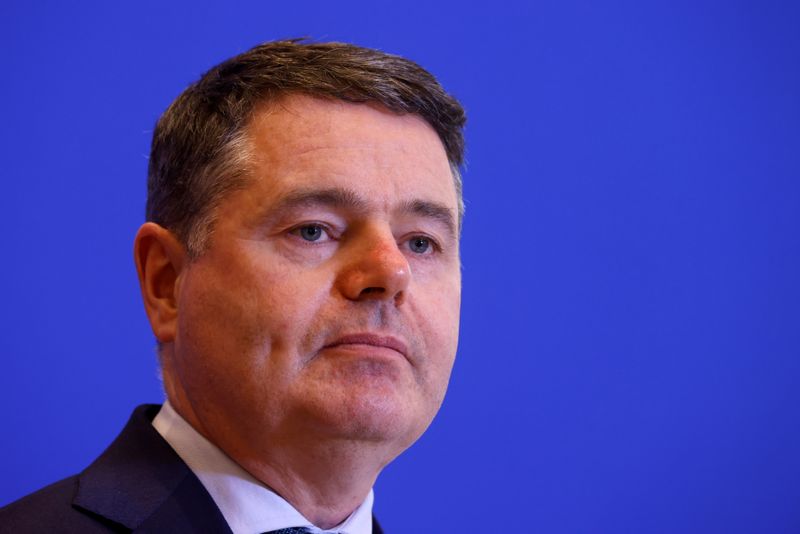 &copy; Reuters. FILE PHOTO: Paschal Donohoe, Eurogroup President and Irish Finance Minister, attends a joint news conference with French Economy and Finance Minister Bruno Le Maire (not seen) after a meeting at the Bercy Finance Ministry in Paris, France, November 29, 20