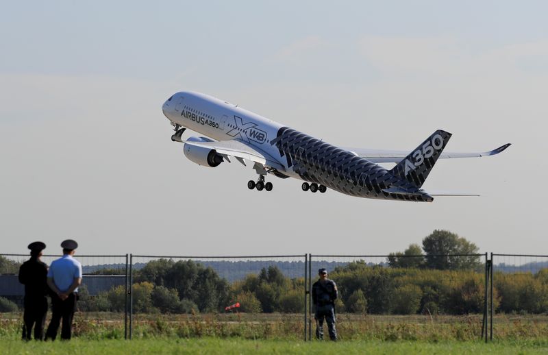 &copy; Reuters. FILE PHOTO: An Airbus A350 jet airliner takes off during a demonstration flight at the MAKS-2019 air show in Zhukovsky outside Moscow, Russia August 29, 2019. REUTERS/Tatyana Makeyeva/File Photo
