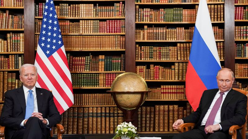 &copy; Reuters. Foto de archivo de la cumbre entre el Presidente de EEUU Joe Biden y su par ruso Vladimir Putin en Ginebra
Jun 16, 2021. REUTERS/Kevin Lamarque