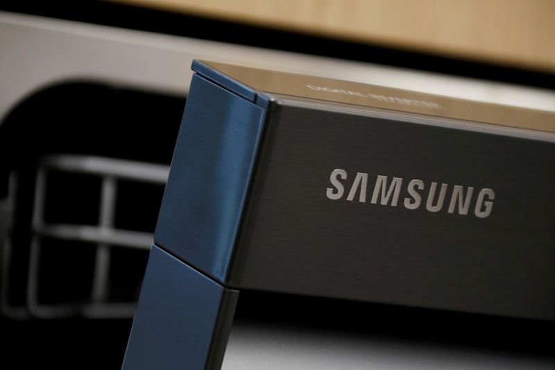 Samsung names new CEOs, to merge mobile, consumer electronics units