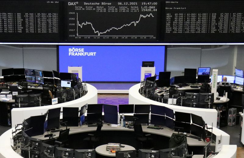 &copy; Reuters. The German share price index DAX graph is pictured at the stock exchange in Frankfurt, Germany, December 6, 2021. REUTERS/Staff