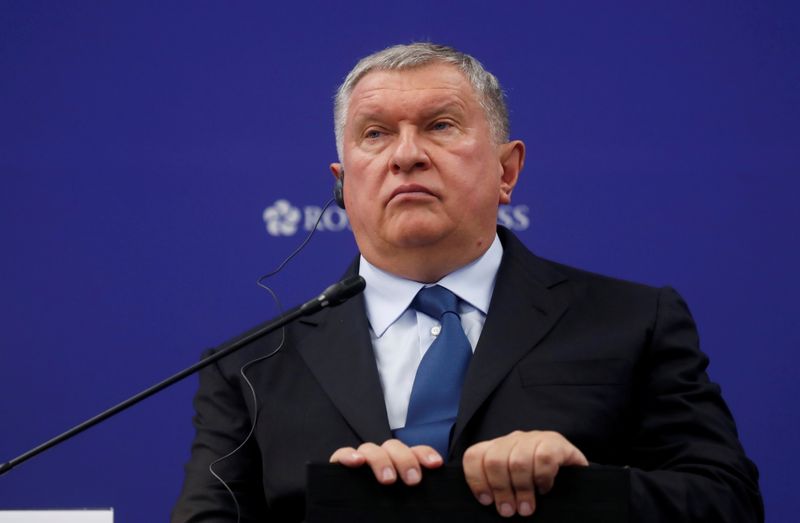 &copy; Reuters. FILE PHOTO: Chief Executive of Rosneft Igor Sechin attends a session of the St. Petersburg International Economic Forum (SPIEF), Russia, June 6, 2019. REUTERS/Maxim Shemetov/File Photo