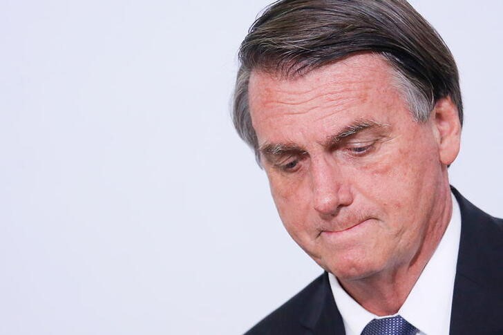 Bolsonaro critica Anvisa por medidas que restringem entrada de viajantes no Brasil
