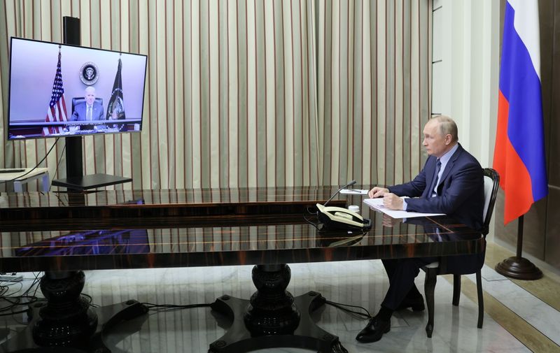 &copy; Reuters. Presidente da Rússia, Vladimir Putin, durante videconferência com presidente dos Estados Unidos, Joe Biden, em Sochi
07/12/2021 Sputnik/Mikhail Metzel/Pool via REUTERS 