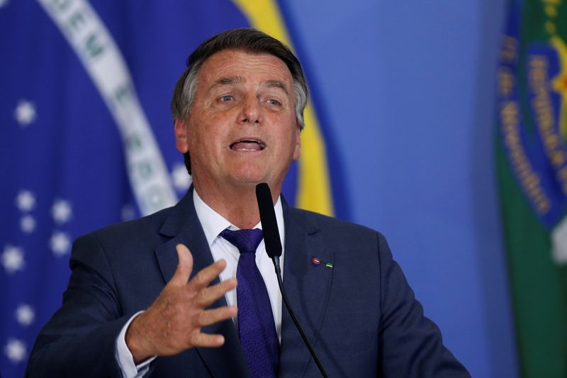 Bolsonaro afirma que país deve fechar ano com saldo de 3 milhões de novos empregos formais