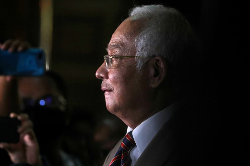 © Reuters. صورة من أرشيف رويترز لرئيس الوزراء الماليزي السابق نجيب رزاق.