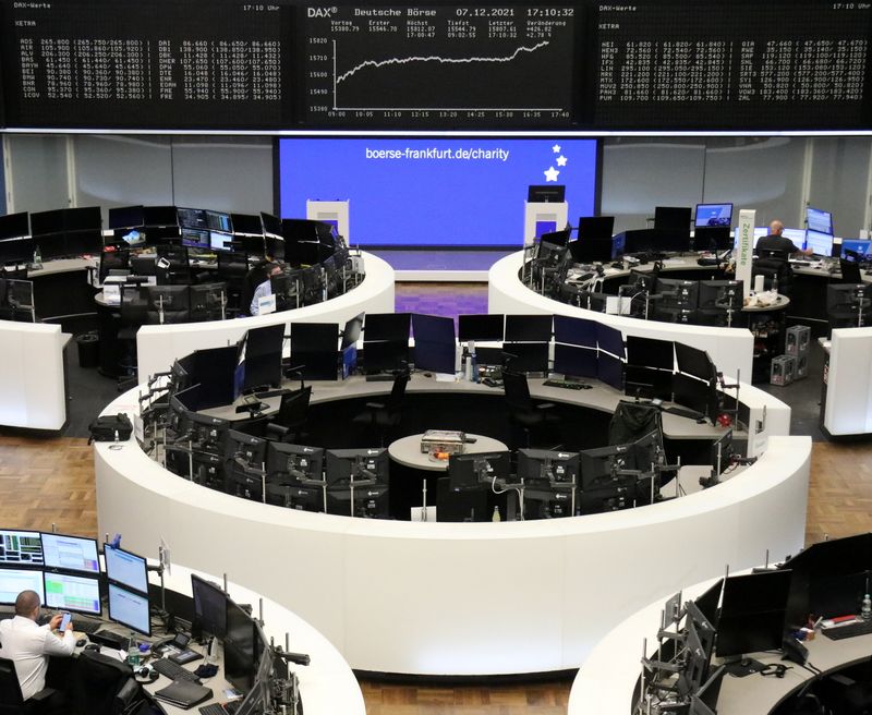 European shares end lower as tech, luxury stocks lose ground