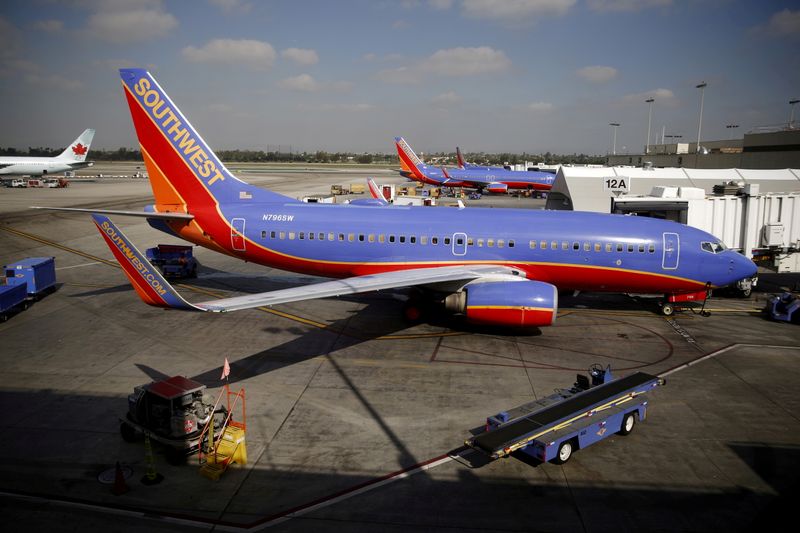 © Reuters. FILE PHOTO: Southwest Airlines planes are seen at LAX airport in Los Angeles, California, United States, October 22, 2015.  REUTERS/Lucy Nicholson/File Photo