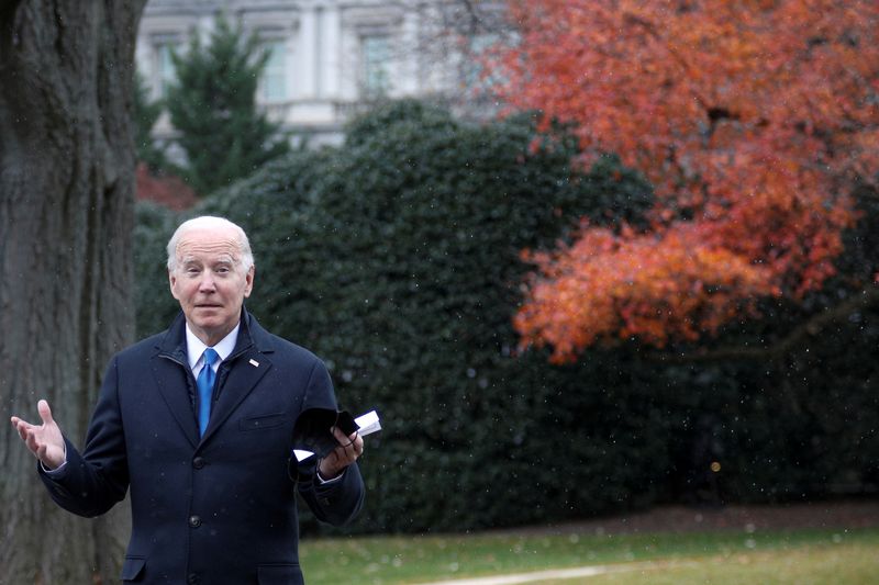&copy; Reuters. الرئيس الأمريكي جو بايدن في البيت الأبيض بواشنطن يوم الاربعاء. تصوير: توم برينر - رويترز.