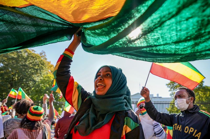 &copy; Reuters. FILE PHOTO: Demonstrators hold a protest to denounce the United States stance on the conflict in Ethiopia, outside the White House in Washington, U.S., November 8, 2021. REUTERS/Evelyn Hockstein/File Photo