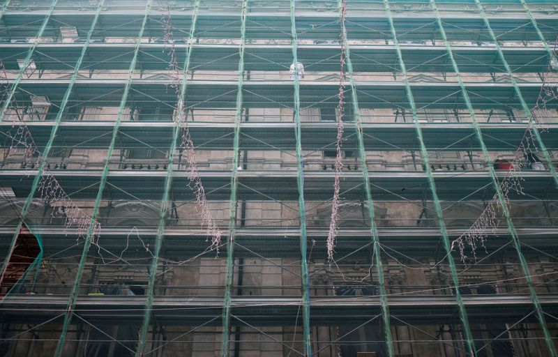 &copy; Reuters. A view of scaffoldings of a building, in Rome, December 6, 2021. REUTERS/Yara Nardi