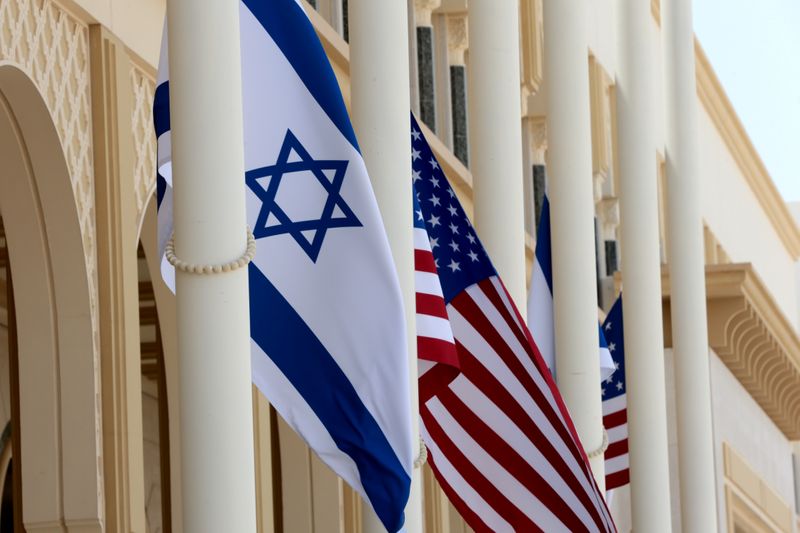 © Reuters. De hauts responsables américains et israéliens de la défense devraient discuter jeudi d'éventuels exercices militaires qui leur permettraient de se préparer à un scénario prévoyant la destruction des installations nucléaires iraniennes en cas d'échec des négociations diplomatiques et si les dirigeants de leurs pays le demandaient, a expliqué à Reuters un représentant américain. /Photo d'archives/REUTERS/Christoper Pike