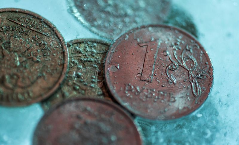 &copy; Reuters. A view shows Russian rouble coins in this picture illustration taken October 26, 2018. Picture taken October 26, 2018. REUTERS/Maxim Shemetov