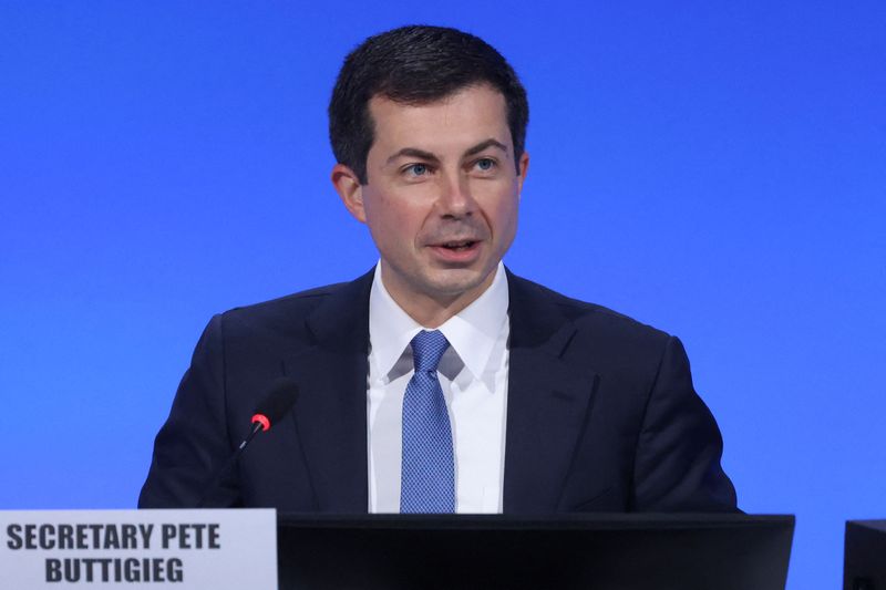 &copy; Reuters. FILE PHOTO: U.S. Secretary of Transportation Pete Buttigieg speaks during the UN Climate Change Conference (COP26), in Glasgow, Scotland, Britain, November 10, 2021. REUTERS/Yves Herman