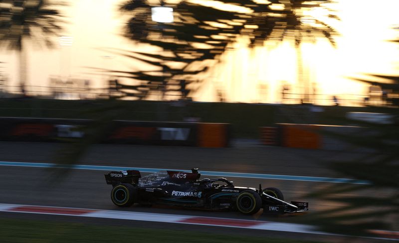 &copy; Reuters. Lewis Hamilton em treino para o GP de Abu Dhabi de F1
10/12/2021
REUTERS/Hamad I Mohammed